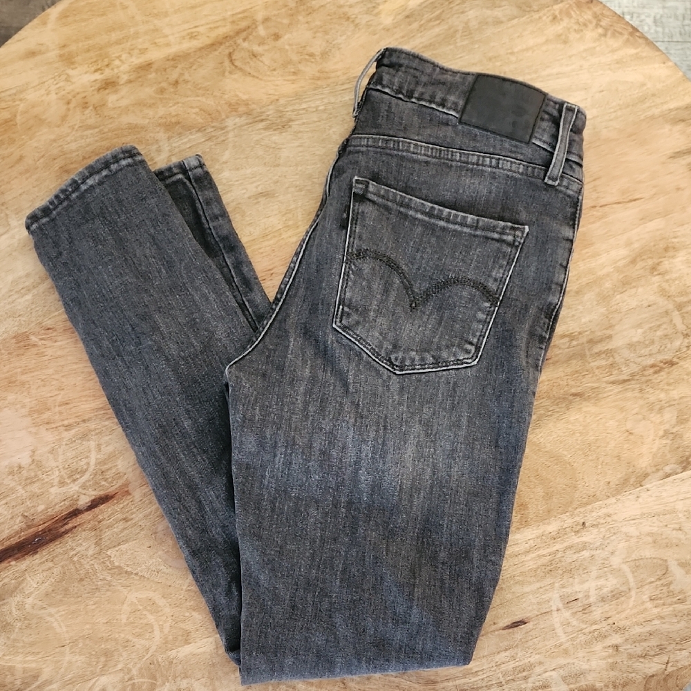 Levi's Classic Black Denim Women's Jeans